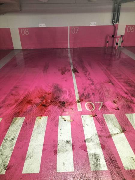 Exemple de parking en sous-sol avant nettoyage professionnel par PARC NET SERVICES à Paris dans le 75