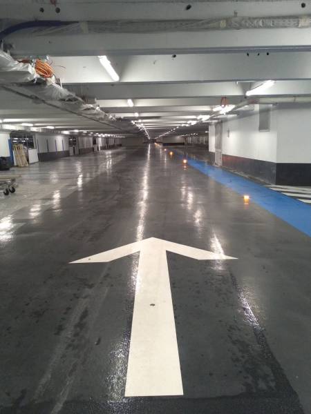 Nettoyage professionnel d'un parking souterrain public à Paris 75008 en Île-de-France